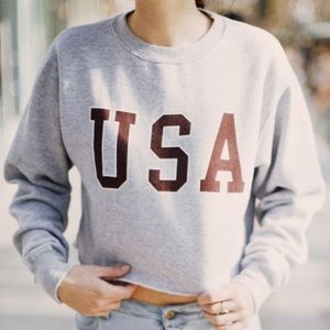 BRANDY MELLVILLE CROPPED SWEATSHIRT